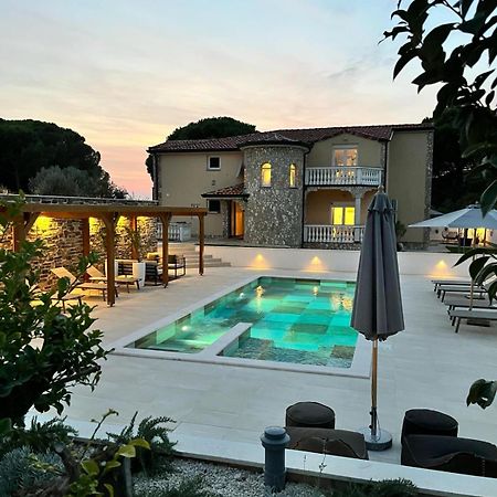 Olivea Luxury Suites Fažana Екстериор снимка