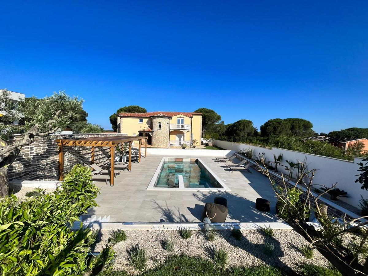 Olivea Luxury Suites Fažana Екстериор снимка