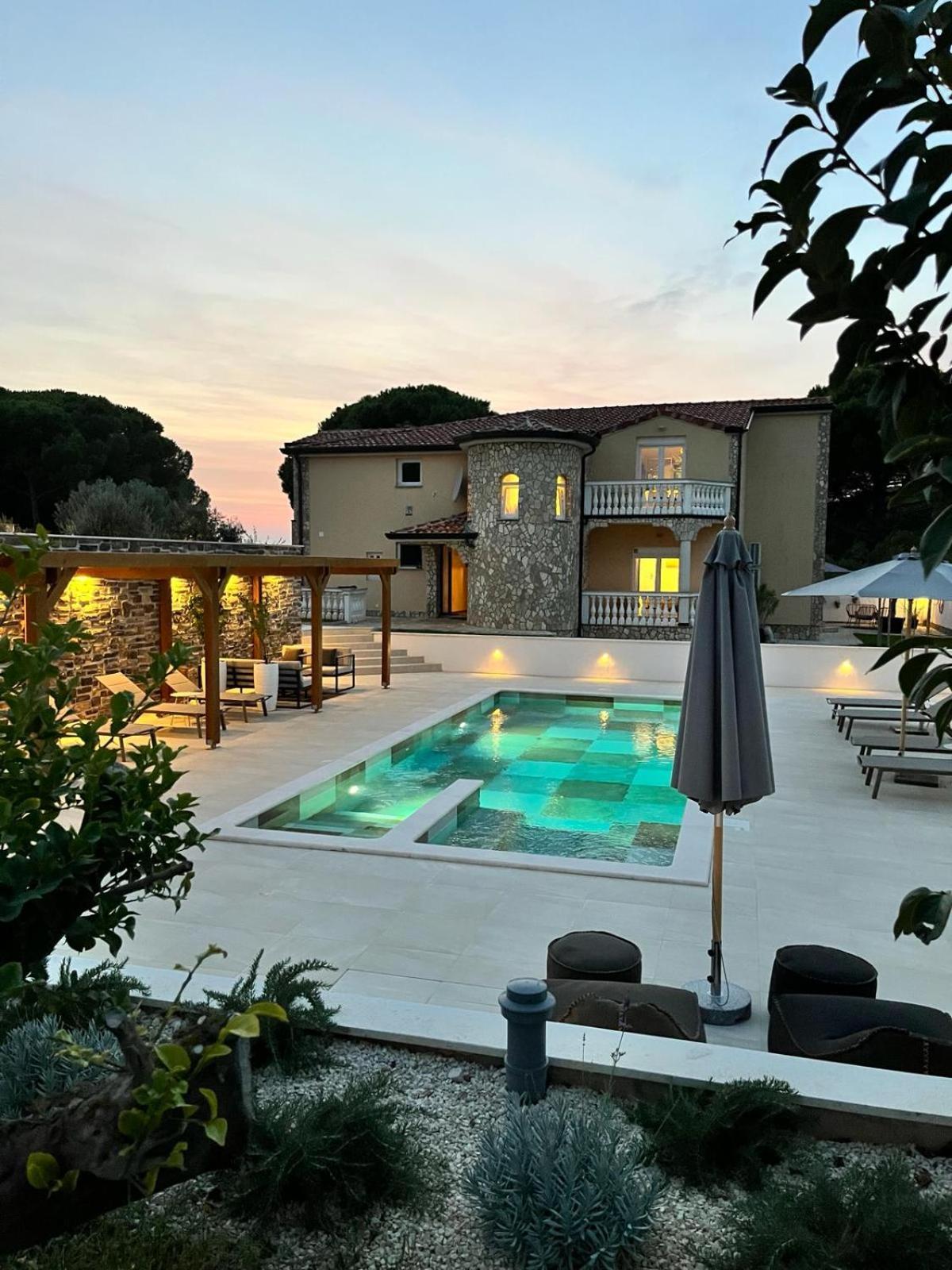 Olivea Luxury Suites Fažana Екстериор снимка